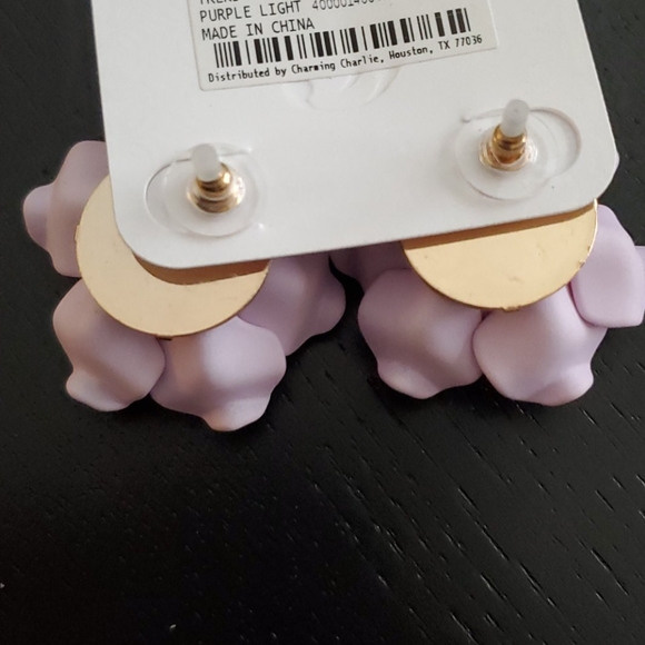 🆕️ Flower Earrings - Picture 4 of 7